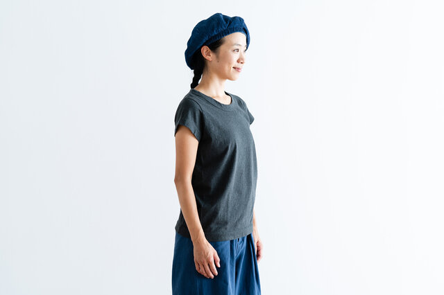 TOPダークグリーン / M 着用、モデル身長:160cm