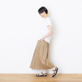 STAMP AND DIARY｜光沢リネン タックスカート