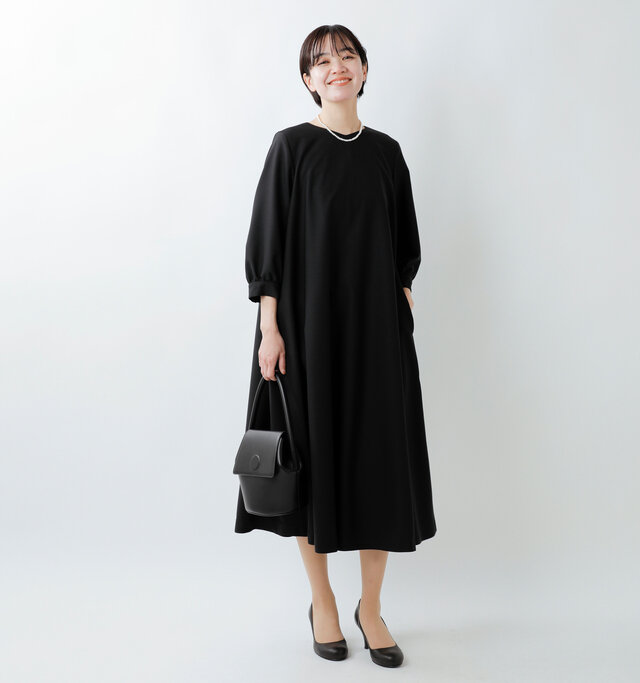 model saku：163cm / 43kg 
color : black / size : F