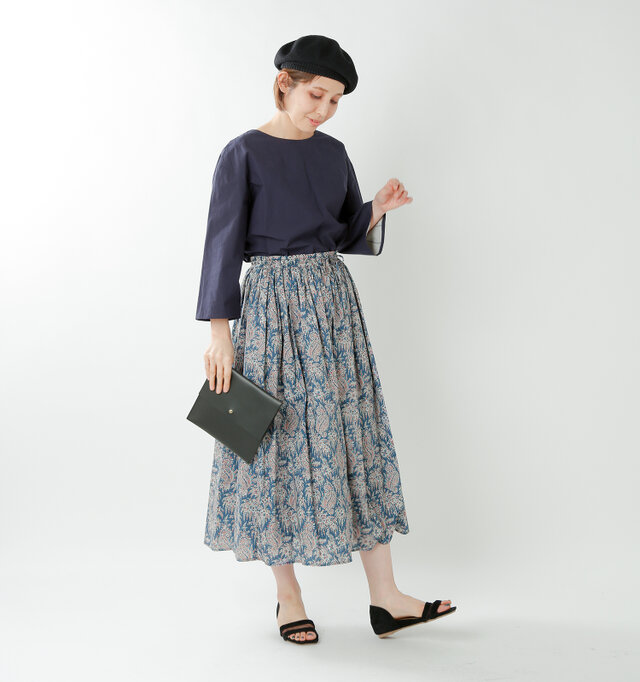 model yama:167cm / 49kg
color : palm paisley C / size : 38