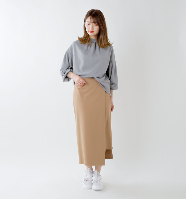 model kanae:167cm / 48kg
color : gray / size : 00