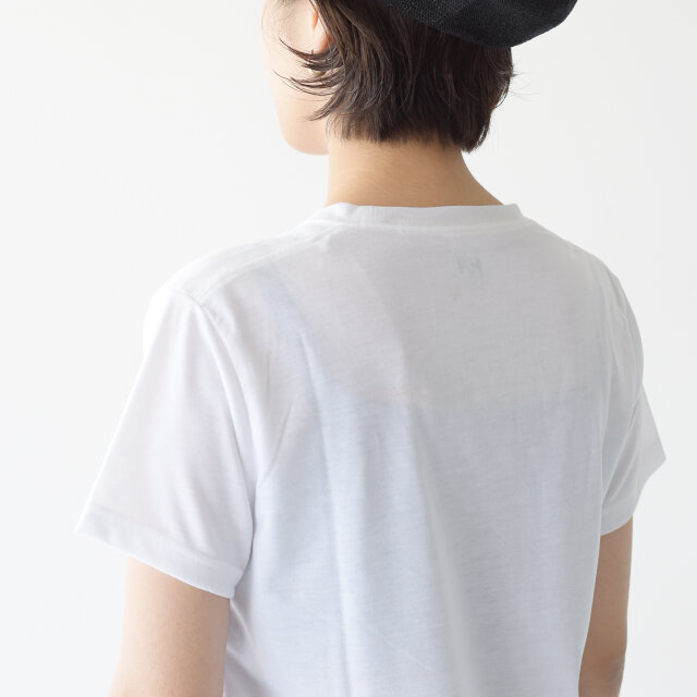 テープ処理を施したタコバインダー仕様。
襟が伸びにくく、型崩れを防いでくれます。