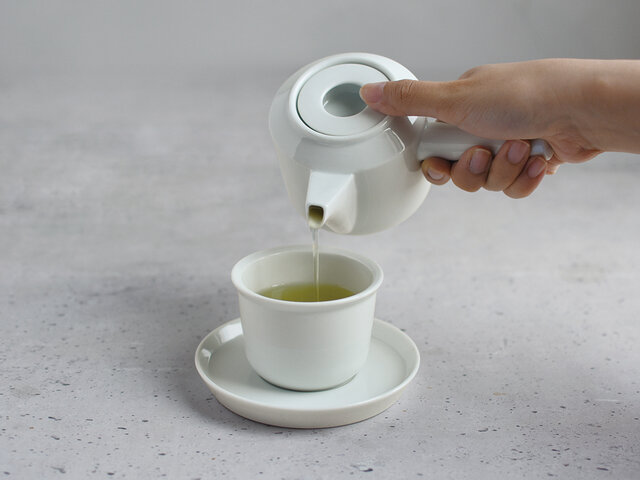 飲み口部分のリムは、持ちやすいだけでなく、口当たりも滑らか。ストレスフリーな飲み心地です。