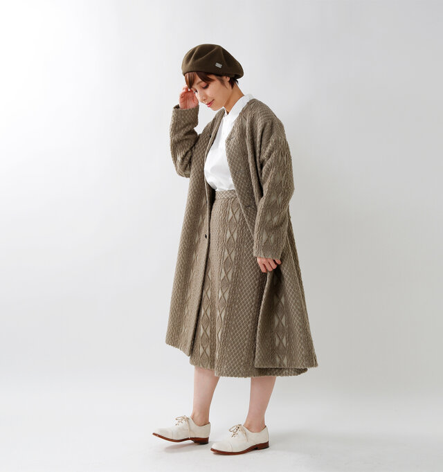model yama:167cm / 49kg
color : beige / size : 1