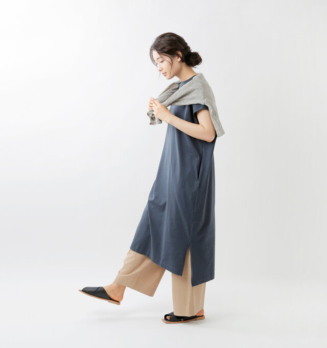 model mizuki：168cm / 50kg 
color : blue gray / size : F