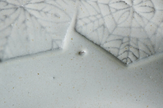 よしざわ窯｜き８５　　ホワイトグレー 雪の結晶のリース皿