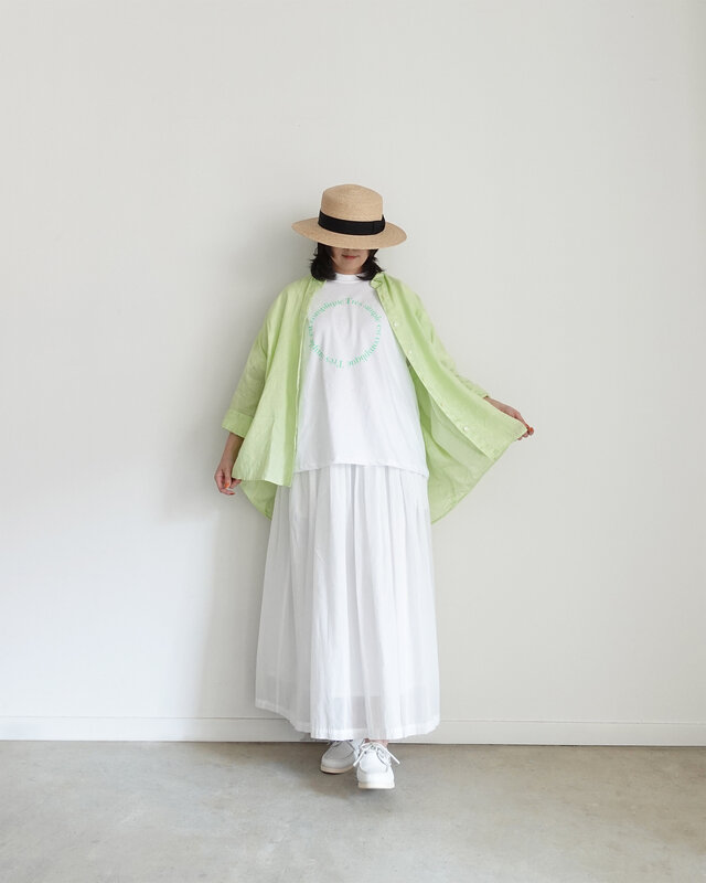 Model155㎝ WHITE × GREEN 着用