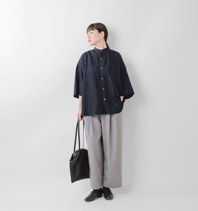 model saku:163cm / 43kg
color : navy / size : F