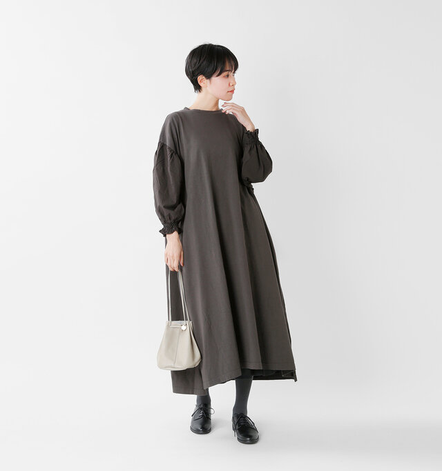 model saku:163cm / 43kg
color : charcoal / size : F