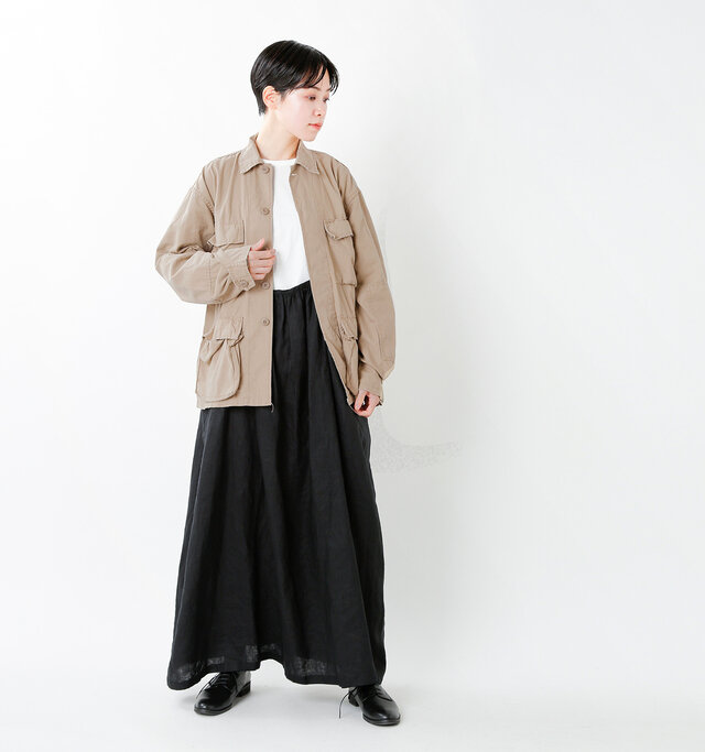 model saku:163cm / 43kg
color : khaki / size : S