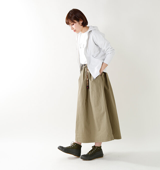 model yama:167cm / 49kg
color : khaki / size : 24.0cm