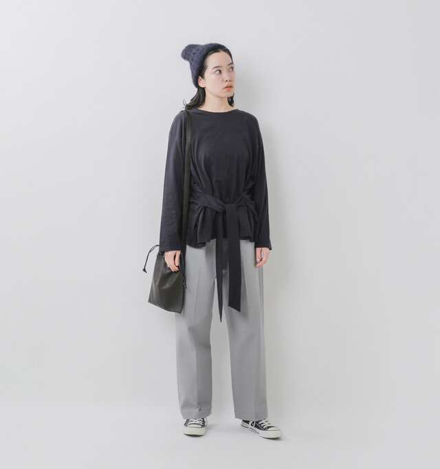 model saku:163cm / 43kg
color : navy / size : F