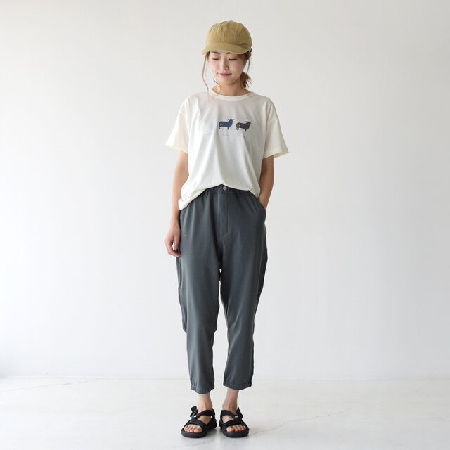 モデル: 162cm / 43kg
color:TNFブラック / size:5(23.0cm~23.5cm)