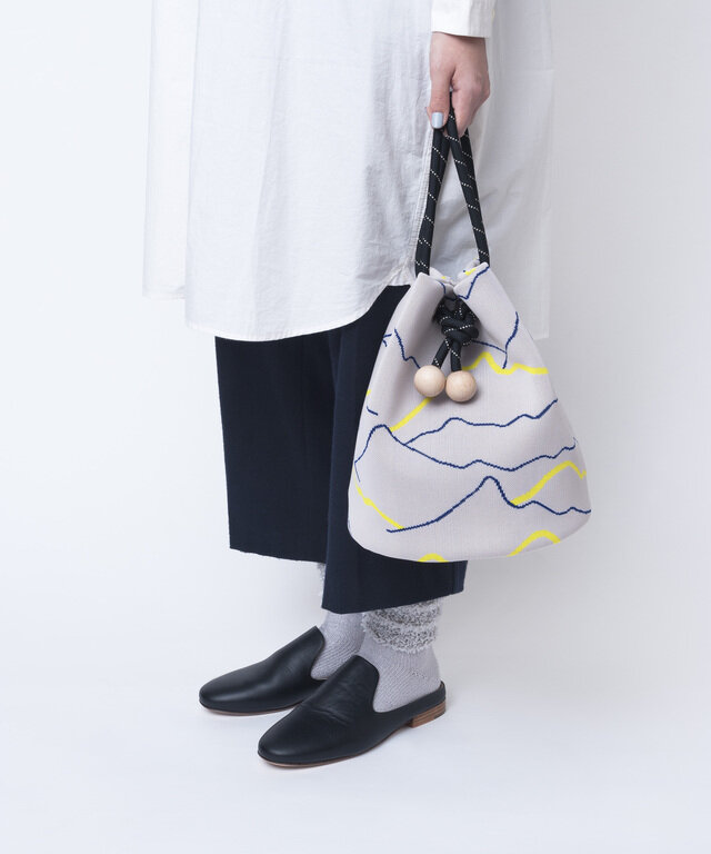 カラー:MOUNTAIN IVORY