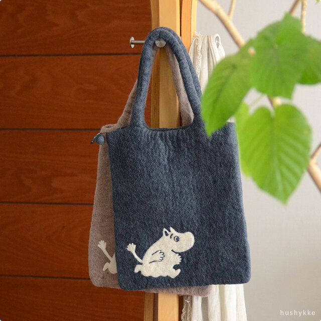 もはや定番のランニングムーミン。さりげなく描かれているのがかわいい。