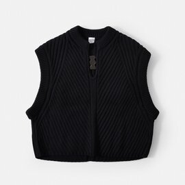 ONICA｜メリノウール 陶釦付き ニット ベスト “Merino Vest” oni021