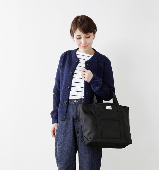 大好評の
ORCIVALのトートは
使いやすいSとLサイズの
2サイズ。