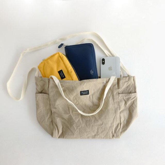 普段の荷物には十分な収納。
ちょっとのお出かけや、ご旅行にも◎
