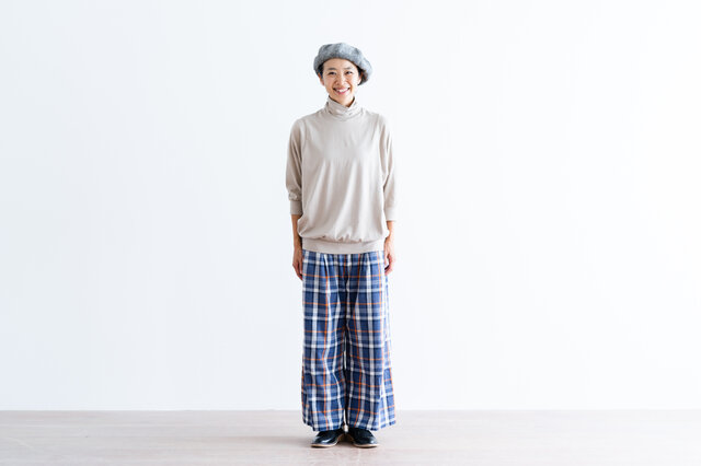 ベージュ着用、モデル身長|160cm