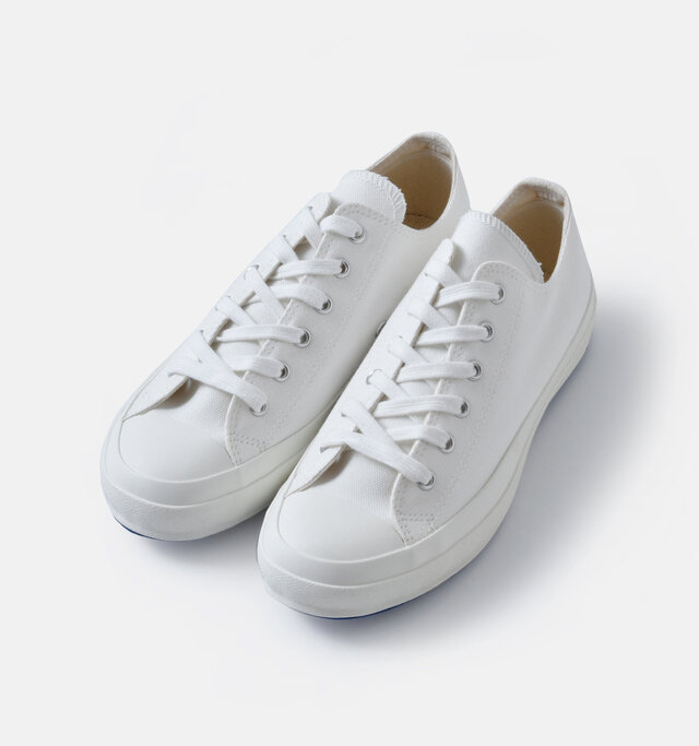 color : white
