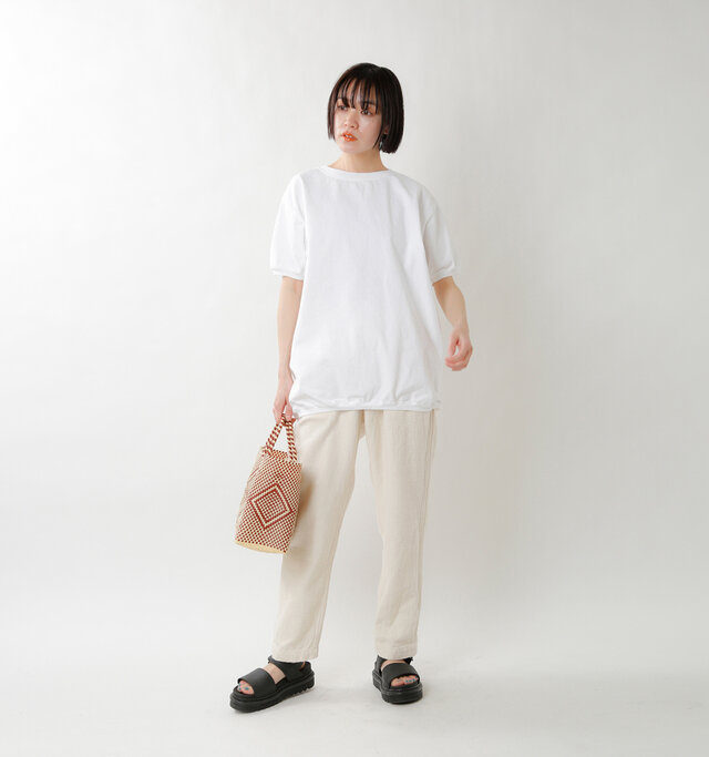 model saku：163cm / 43kg 
color : white / size : XL