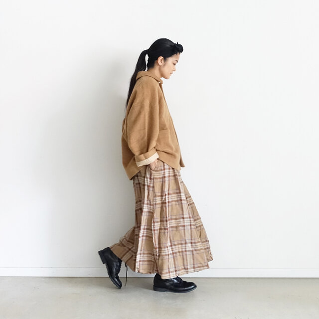 Model 158cm、Beige 着用