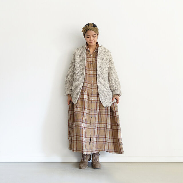 Model 158cm、Beige 着用