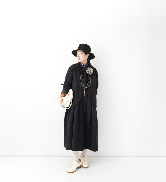 color : BLACK , model : 162cm