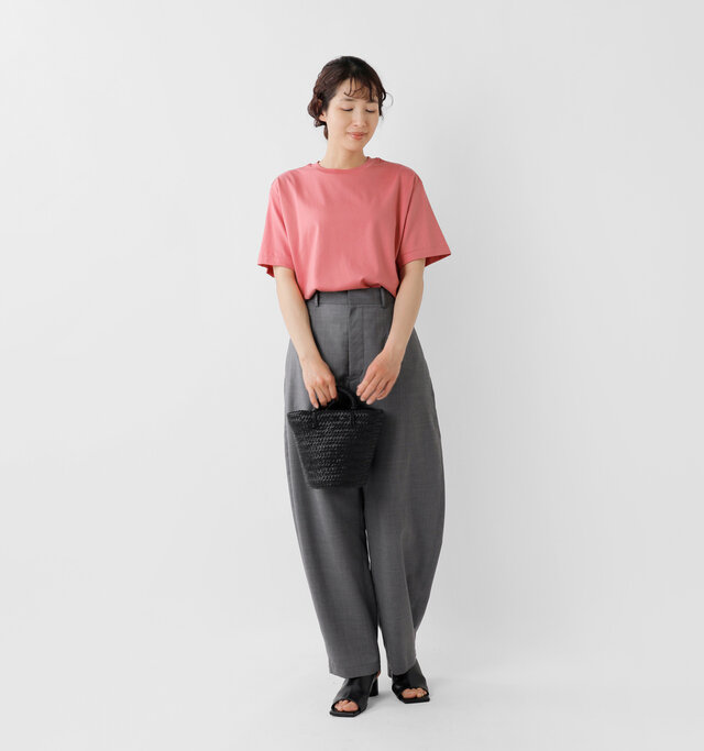 model mizuki：168cm / 50kg 
color : pink / size : 03