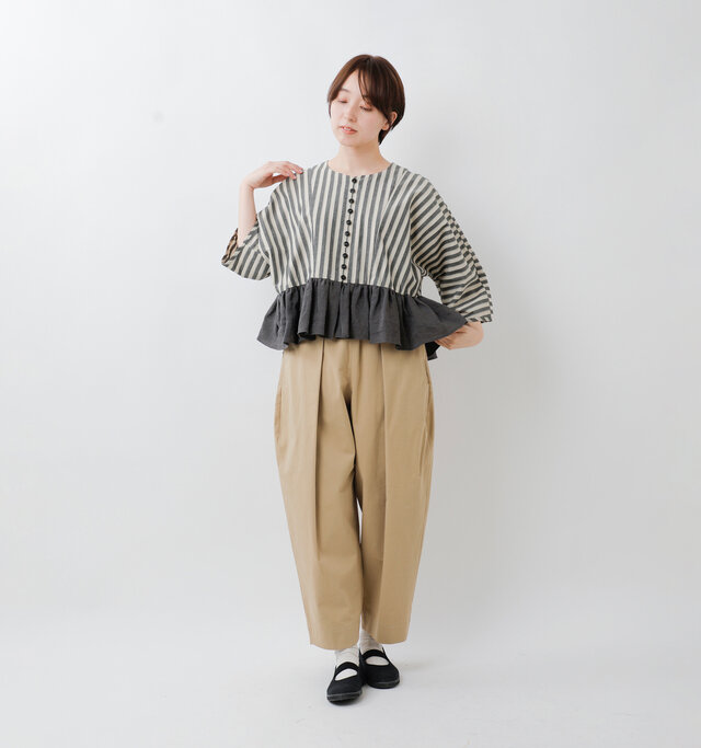 model asuka：160cm / 48kg 
color : black stripe / size : F
