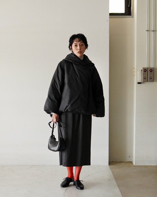 モデル:164cm
color : black / size : f