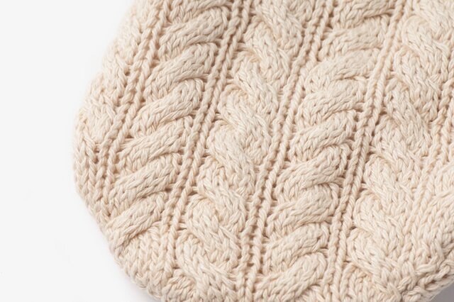 コットン素材のカバーは、手編みのような風合い。