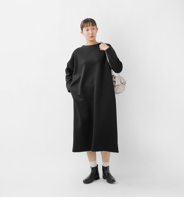 model mayuko:168cm / 55kg
color : black / size : F