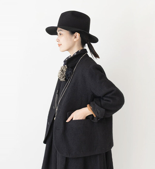 color : BLACK , model : 162cm