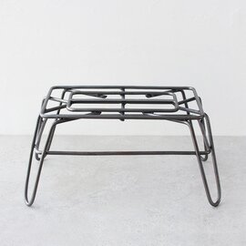 PUEBCO｜WIRE STEP STOOL