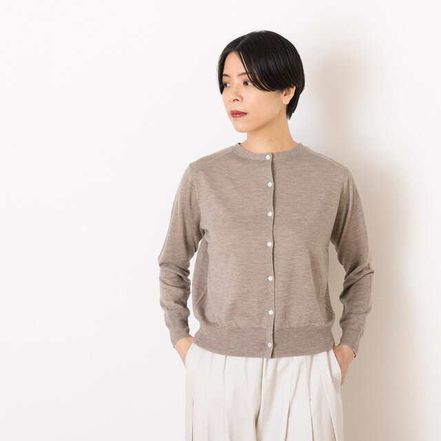 着用カラー:ベージュ