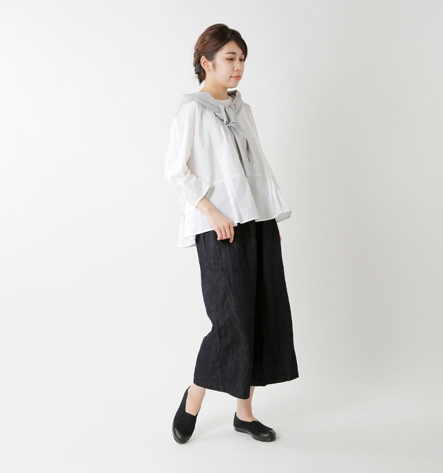 color:black / size:24.0cm