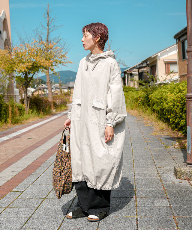 身長:164cm / カラー:902 グレージュ / サイズ:2