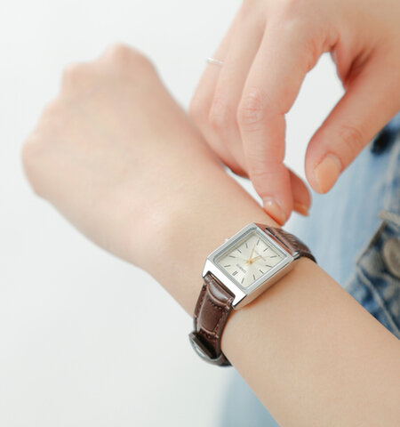 CASIO｜スクエアケースレザーベルト腕時計 ltp-v007l-rf