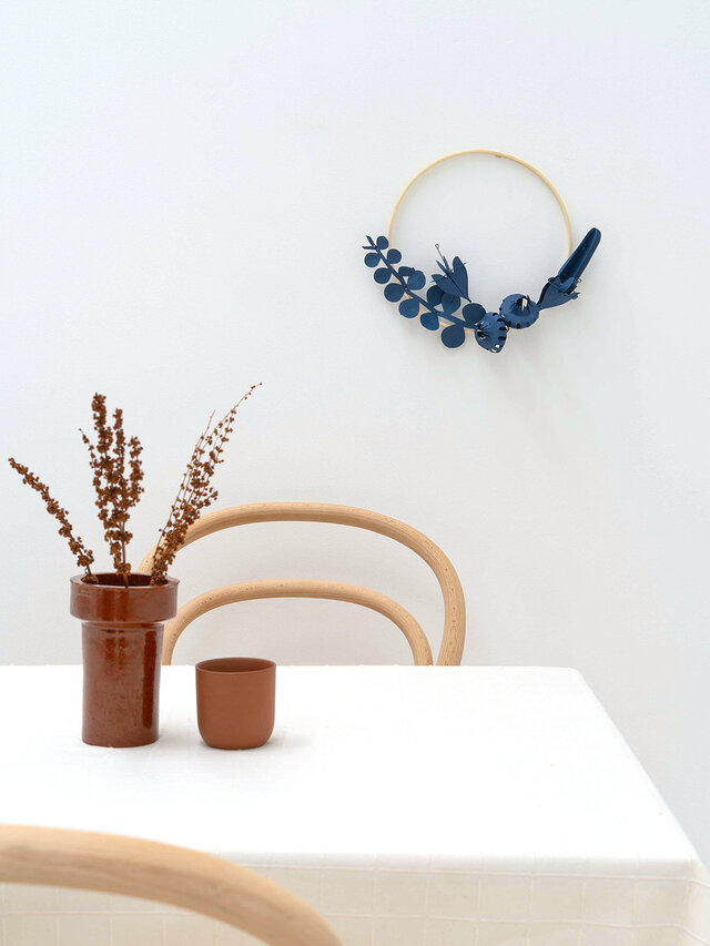 ヴィンテージの花器やデルフト陶器のような花瓶に美しくマッチするようデザインされた、オランダらしい限定カラーです。