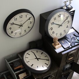 PACIFIC FURNITURE SERVICE｜E.A. COMBS WALL CLOCK (S)/壁掛け時計