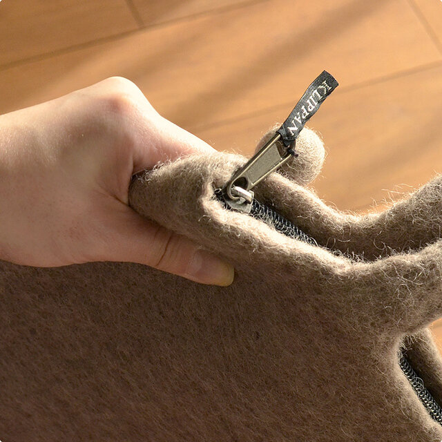 厚みがあるのでiPadや13インチのノートパソコンのケースとして使うのもおすすめです。