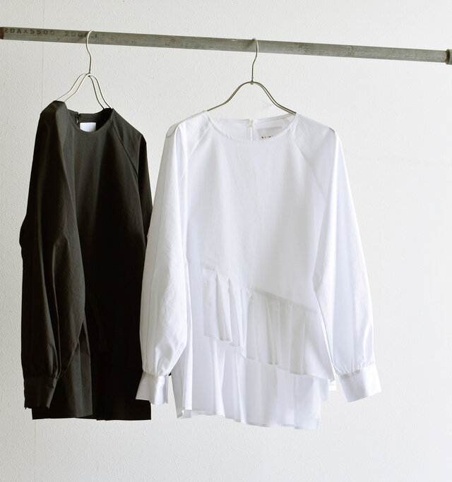 左から black、white