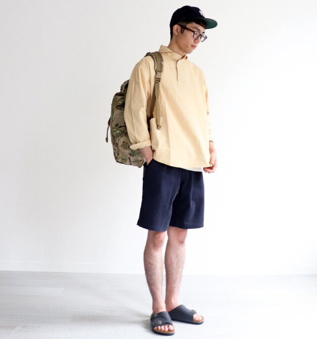 ベージュ / XL 着用、モデル身長:180cm、60kg