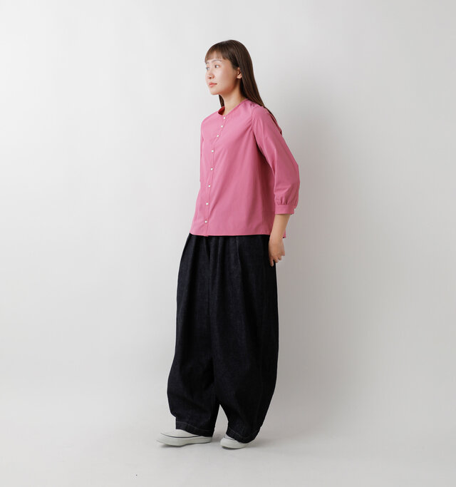 model mayuko：168cm / 55kg 
color : pink / size : 3
