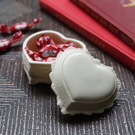 HINODE|VINTAGE ACCESSORY CASE HEART/アクセサリーケース 白磁【クリスマスギフト】