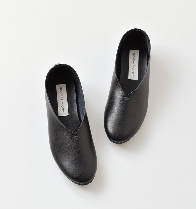 ポルトガル生産の
ブランドながら
MADE IN JAPANのシューズ。
だからこそ、日本人の足に合い、
それでいて価格は手ごろ。