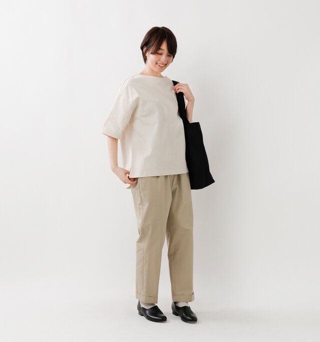 model asuka：160cm / 48kg 
color : kinari / size : 1