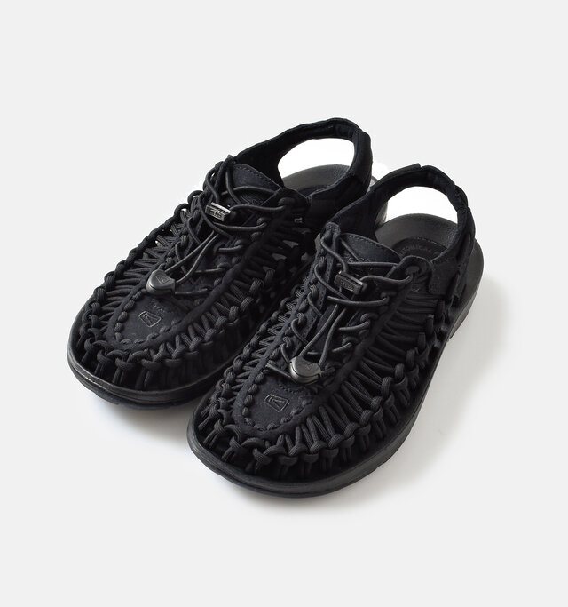 color : black