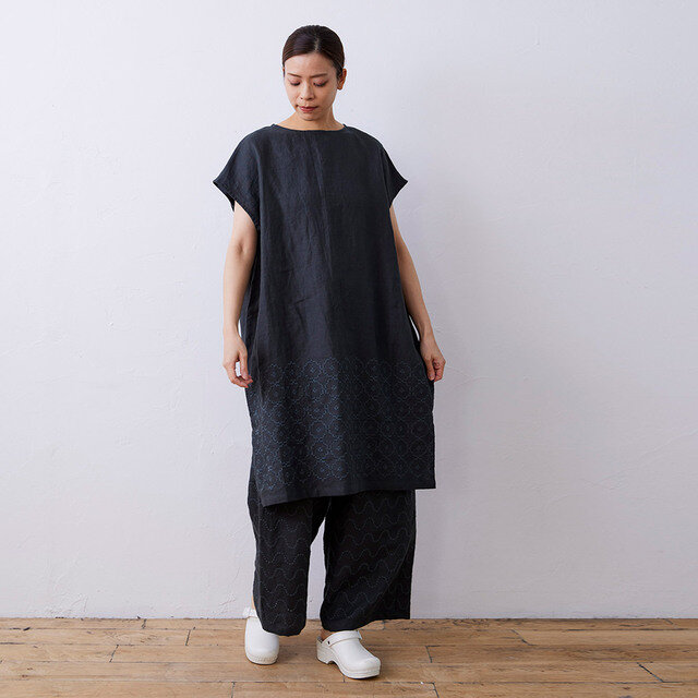 着用カラー:チャコールグレー